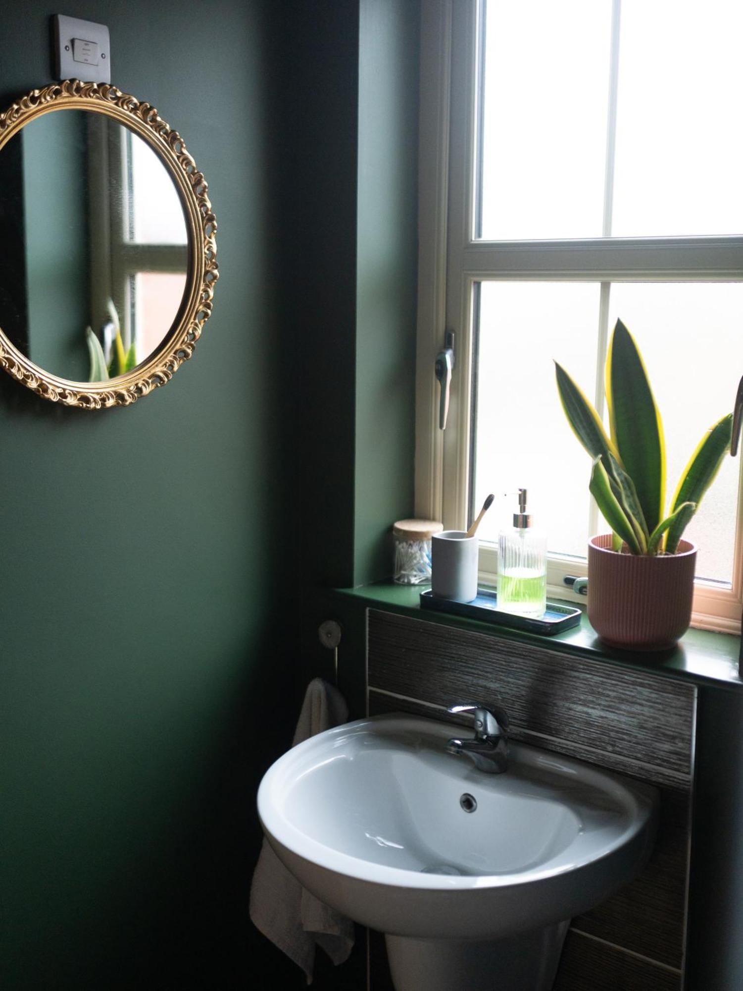 Luxury - - Dundonald *