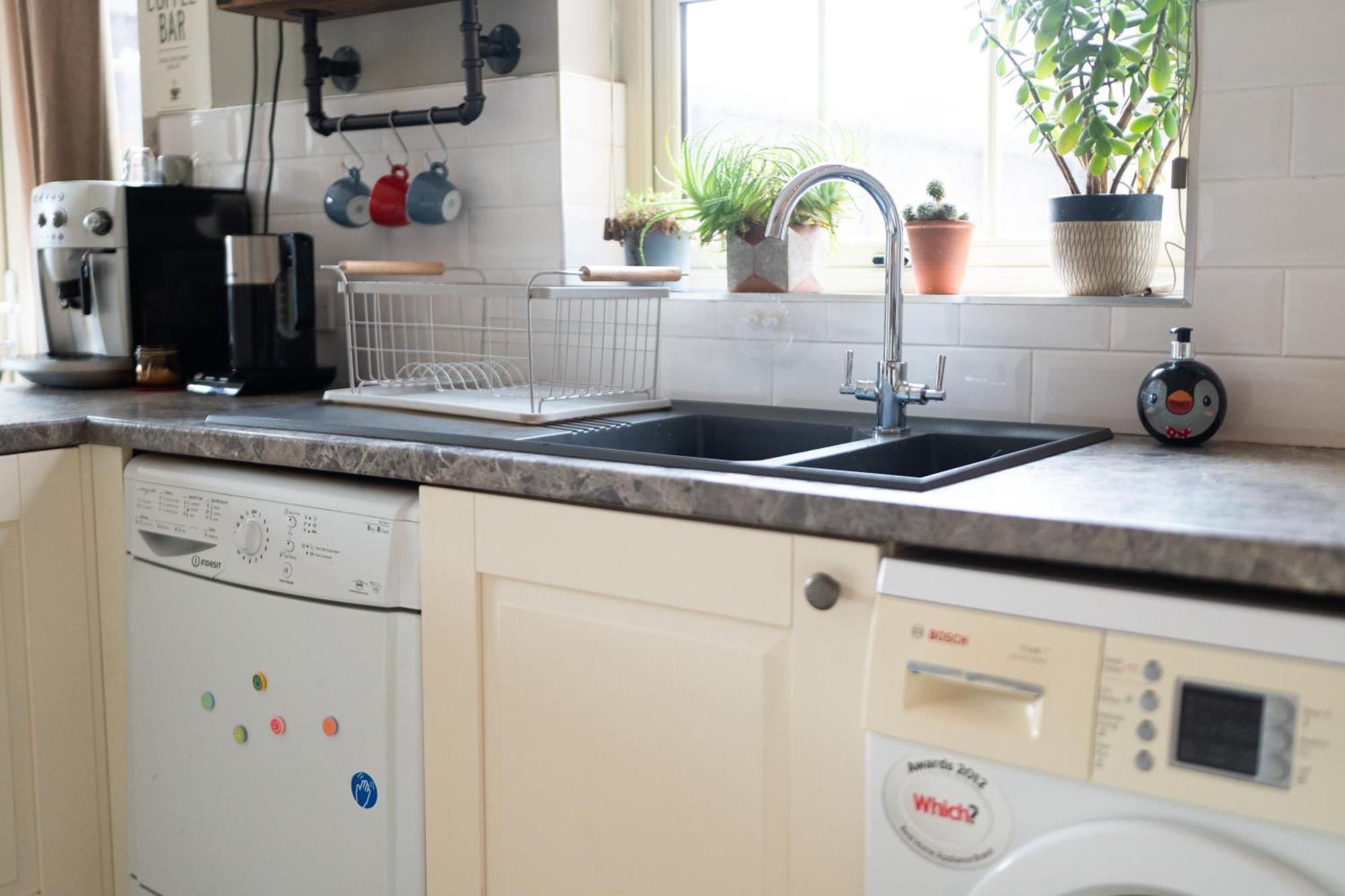 Luxury - - Dundonald Apartment Belfast