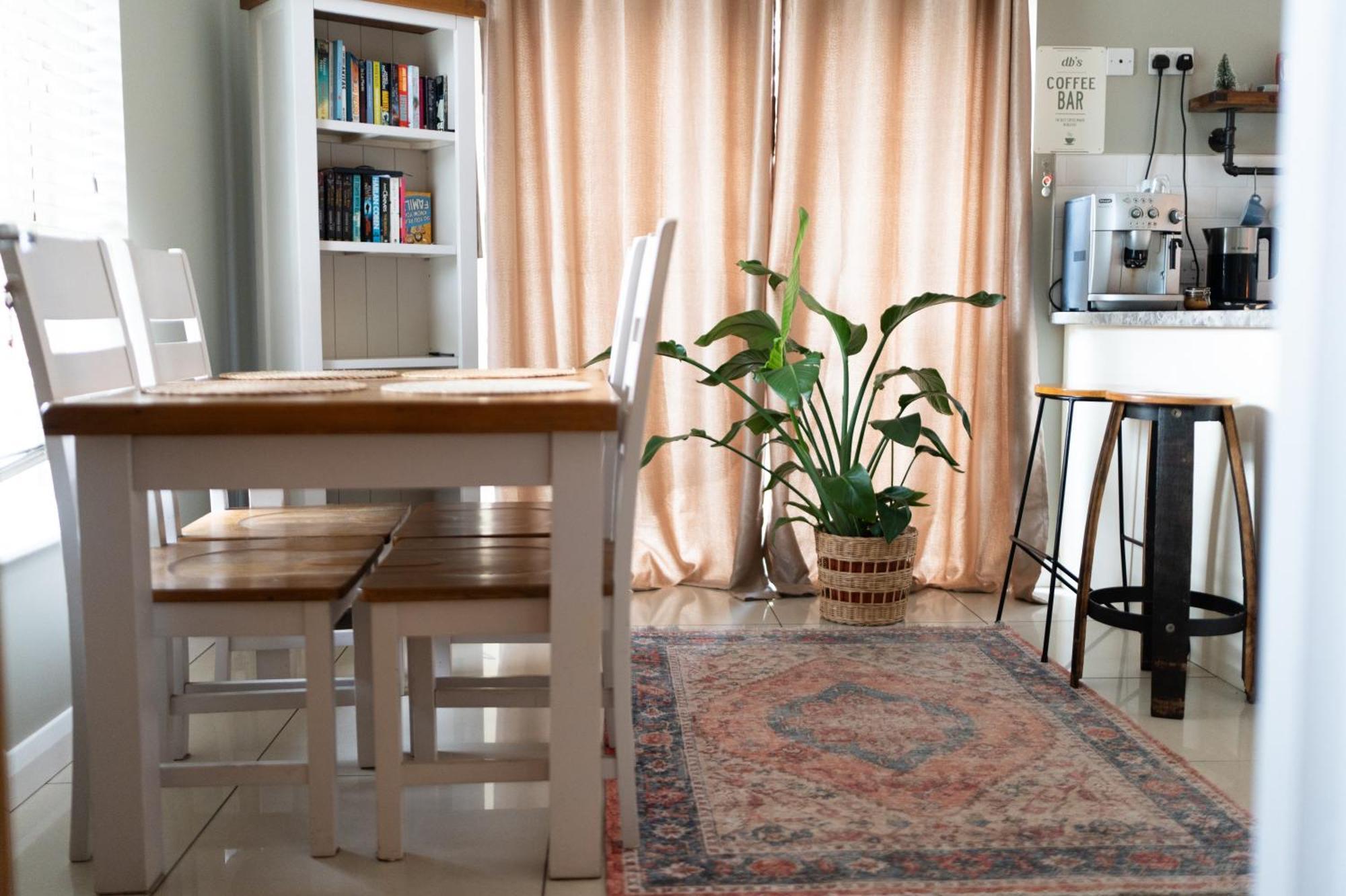 Luxury - - Dundonald Apartment Belfast